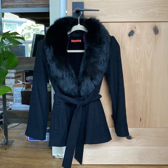 Alice + Olivia Jackets & Blazers - 🎊hostpic!🎊Alice + Olivia cashmere blend fur trim wrap coat xs